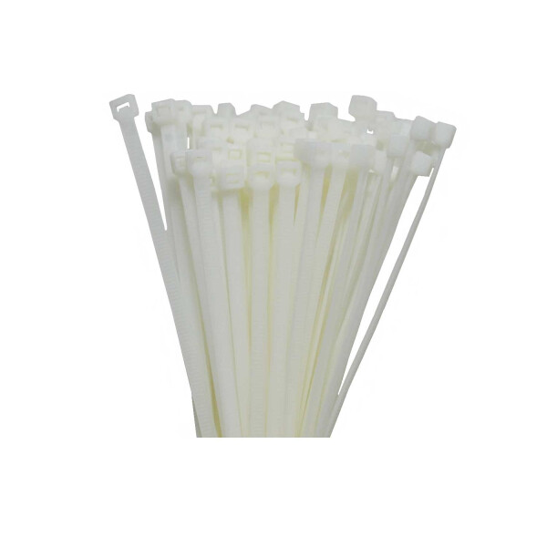 Hundert weiße Kabelbinder im Bündel werden stehend dargestellt