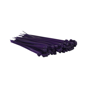 Hundert violette Kablebinder im Bündel sind nach rechts liegend dargestellt