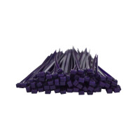 Kabelbinder in der Farbe Violette sind im hunderter Bündel nach vorne liegend dargestellt